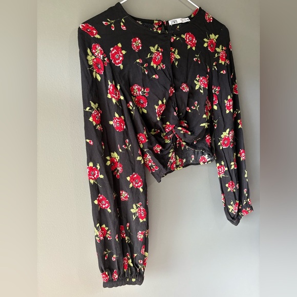 ZARA size small Floral Black Crop Top, long sleeve, key hole front - Picture 3 of 8